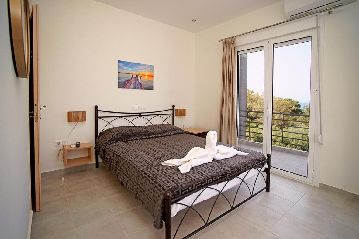 Karnagio Rooms Kyparissia Extérieur photo