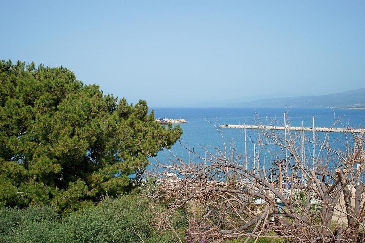 Karnagio Rooms Kyparissia Extérieur photo
