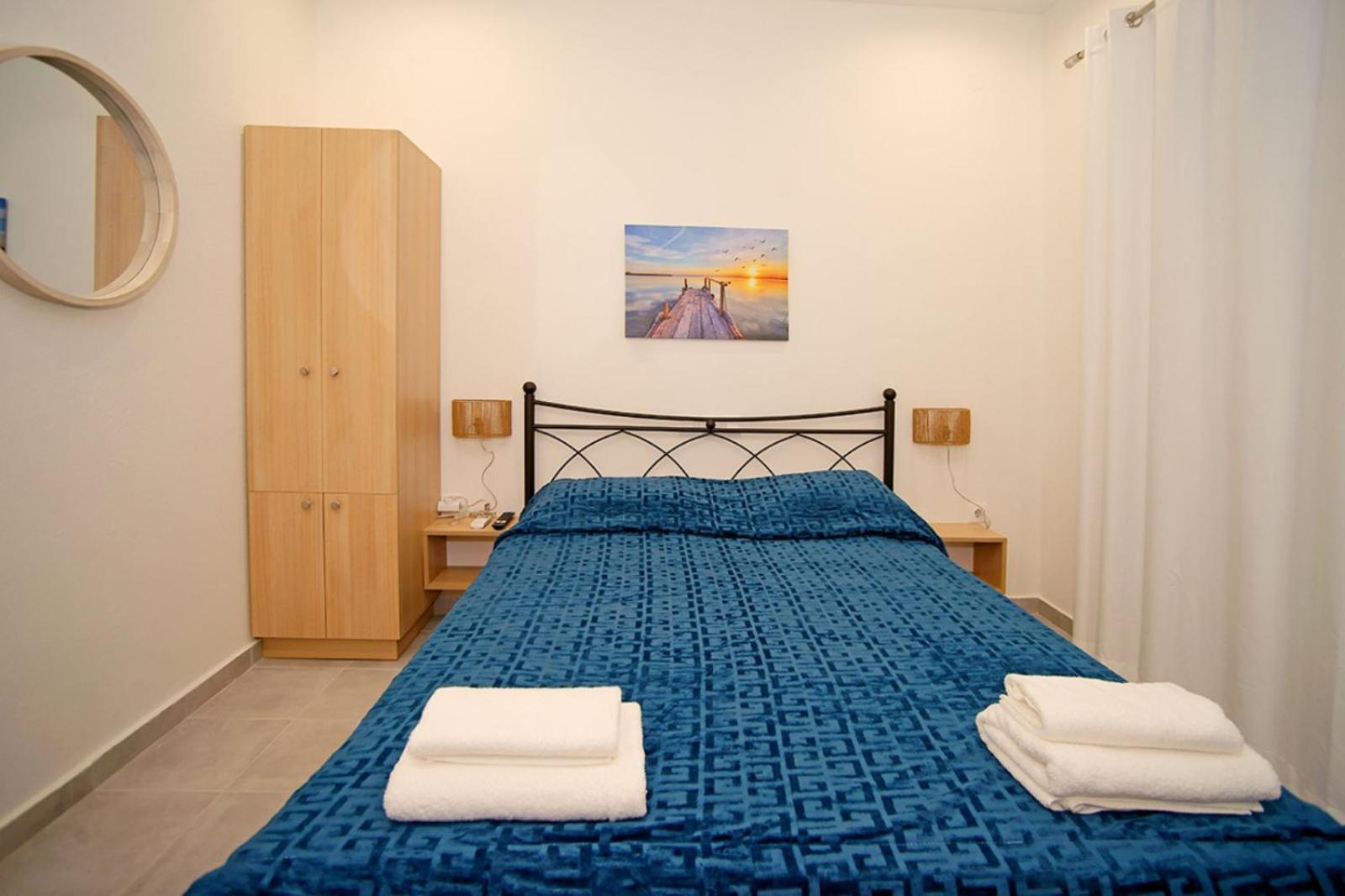 Karnagio Rooms Kyparissia Extérieur photo
