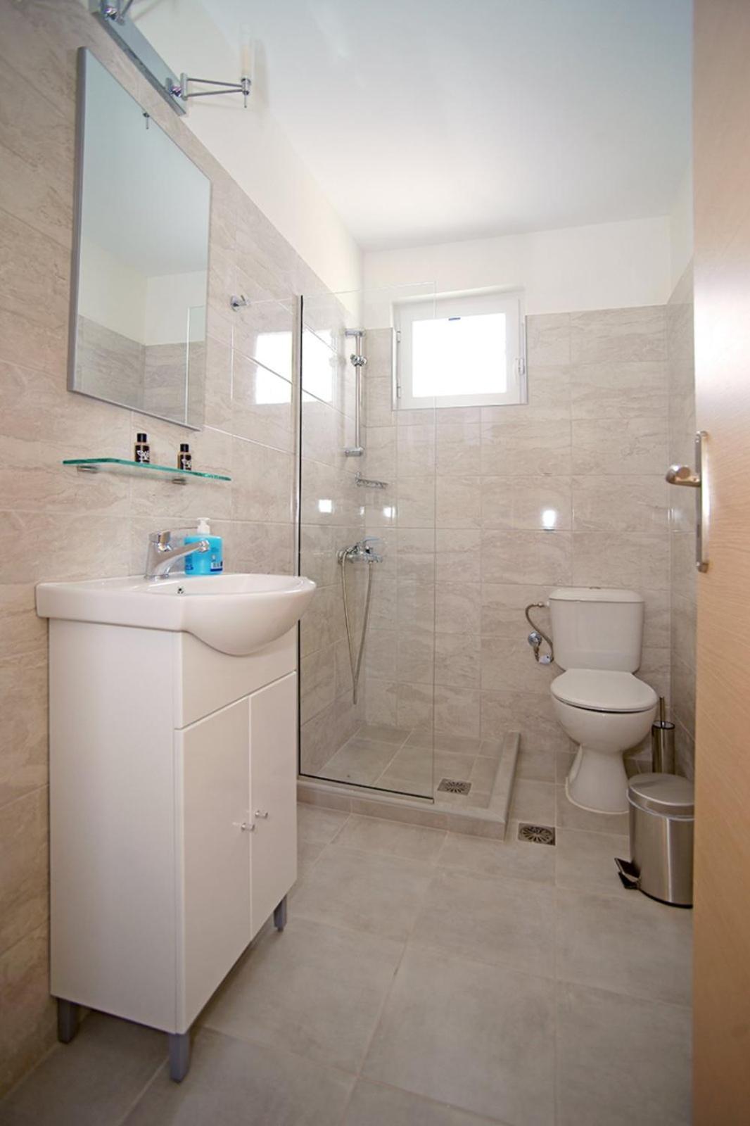 Karnagio Rooms Kyparissia Extérieur photo